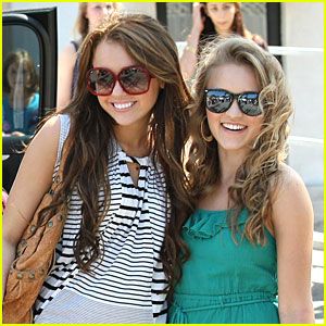 miley-cyrus-emily-osment.jpg