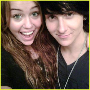 miley-cyrus-mitchel-musso-music-mates.jpg